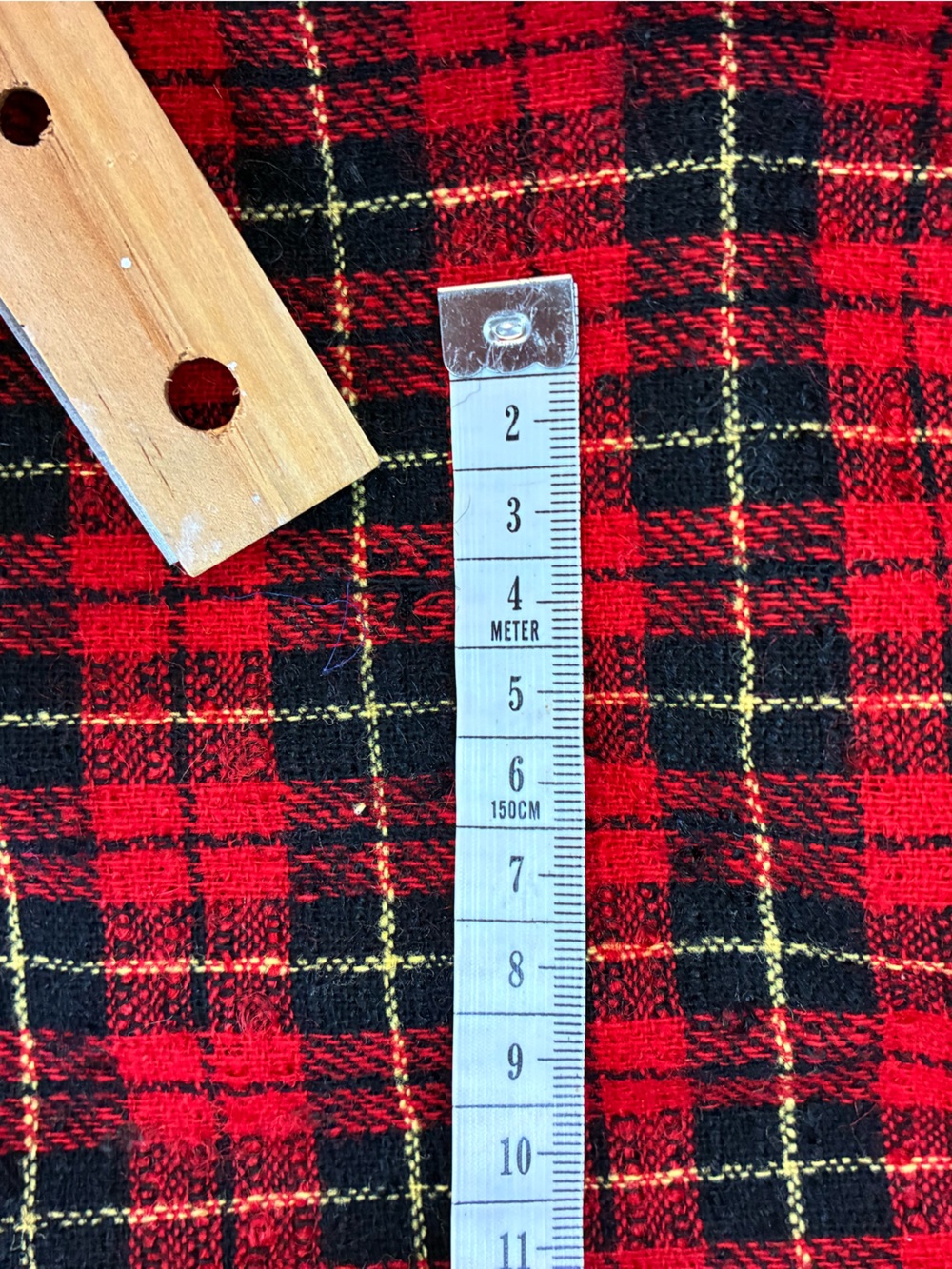 Vintage Pendleton Red Tartan Plaid Skirt, 100% Virgin Wool, Size 16 Knee Length - Picture 14 of 16
